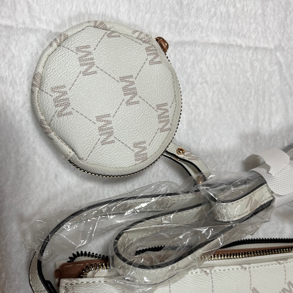 Nicole Miller White Crossbody Bag with Classic Design - Picture 4 of 4
